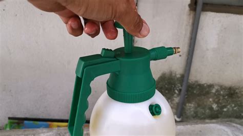 Jenis rumput ini sangat mudah hidup, terlebih di daerah yang kering sesuai dengan asal dari rumput golf adalah rumput yang paling populer digunakan pada taman. Obat Rumput Grinting - Fosinate 135 Glufosinate Ammonium ...