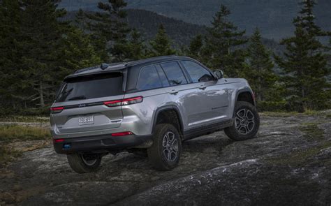 2022 Jeep Grand Cherokee 4xe Plug In Hybrid Goes 26 Miles On A Charge