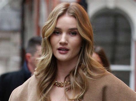 Fans Are Obsessed With Rosie Huntington Whiteleys Nude Selfie That Shows Off Her Toned Figure