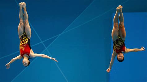 Olympics China Us Medal In Synchronized Diving Cbs News