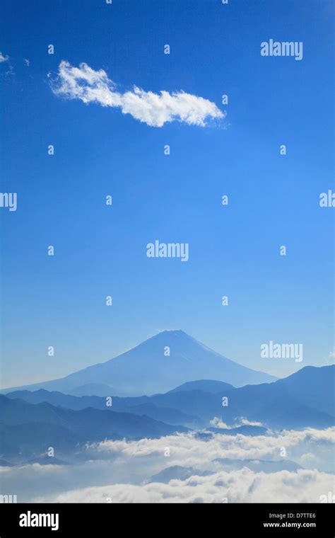 Mount Fuji And Sea Of Clouds Stock Photo Alamy