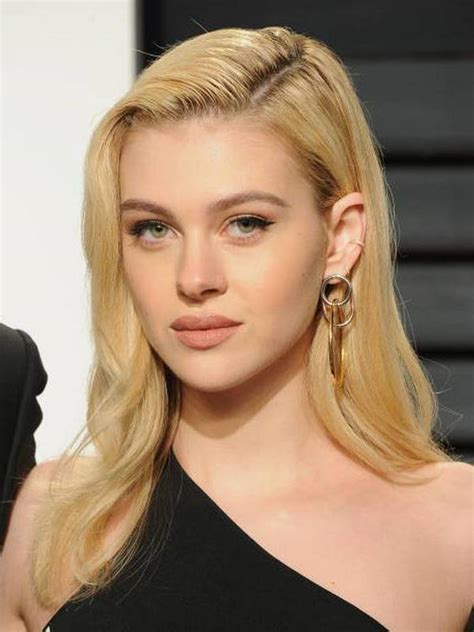 Compare Nicola Peltz S Height Weight Body Measurements With Other Celebs