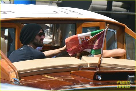 Jared Padalecki And Wife Genevieve Go For Boat Ride Through The Venice Canals Photo 4592510