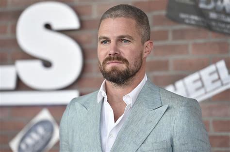‘arrow Star Stephen Amell Says He ‘had Too Many Drinks Before Being
