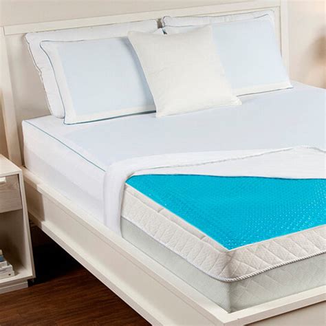 Imagine a mattress pad that offers incredible comfort along with dual action protection. Buy Hydraluxe Always Cool Gel Mattress Pad by Comfort ...