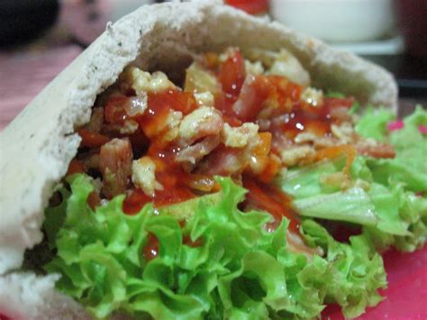 Tapi yang tidak bisa menemukan pita di toko, dan strudel ramping ingin, maka jangan khawatir, di sini saya bersandar resep adonan untuk strudel: inachomel: ROTI PITA