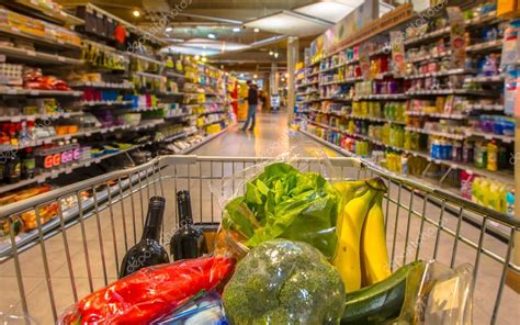 Carro De Supermercado Lleno De Productos Alimenticios Saludables 2023