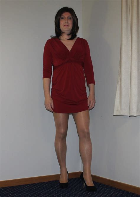 Red Dress And Glossy Pantyhose Porn Pictures Xxx Photos Sex Images