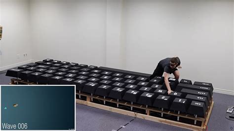 What Its Like To Game On The Worlds Largest Keyboard Trendradars