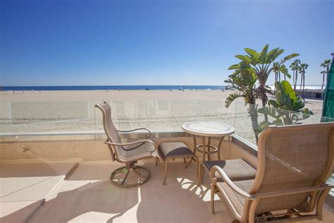 1416 W Oceanfront Unit A Newport Beach Vacation Rental