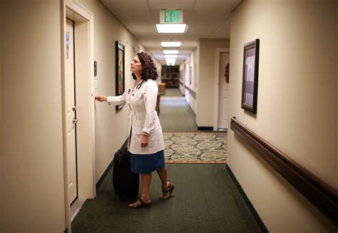 Opinion Reviving House Calls By Doctors The New York Times