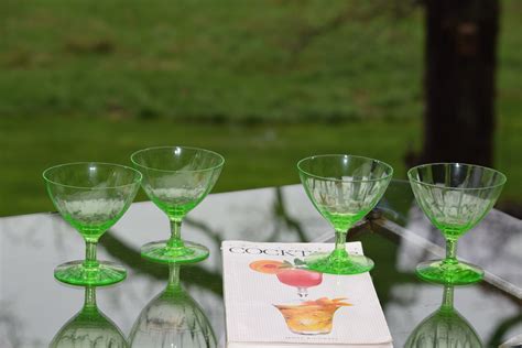 Vintage Green Vaseline Cocktail ~ Martini Glasses Set Of 4 1940 S Green Vaseline Uranium