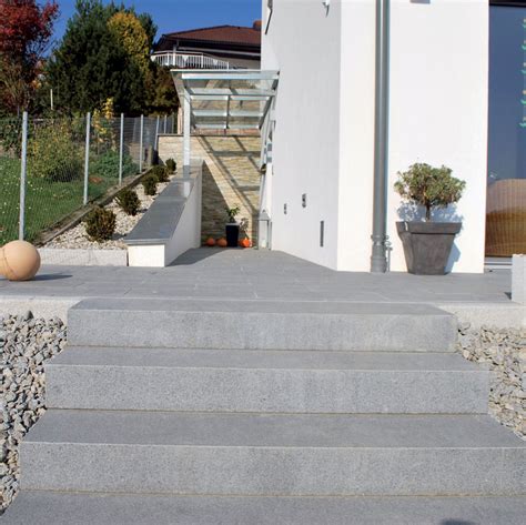 The padang dunkel g654 curb stone in flamed surface,that with big range use. Blockstufe, Padang Dunkel geflammt | Stein Shop