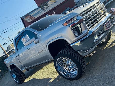 2020 Chevrolet Silverado 2500 Hd 24x14 American Truxx Wheels 35x13