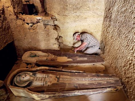 Antiquities Ministry Egypt Uncovers 4500 Year Old Burial Site