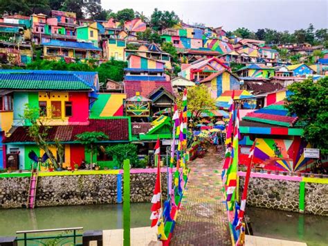Kampung Pelangi The Indonesian Rainbow Village Mvslim