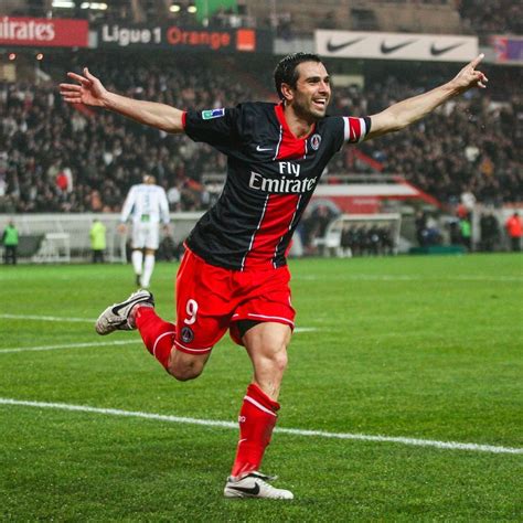 Ponadto klub opuścili dwaj doświadczeni zawodnicy: PSG Paris Saint Germain en 2020 | Joueur de football, Club ...