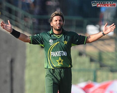 knowledge world: Shahid Afridi Pictures (Super Star)