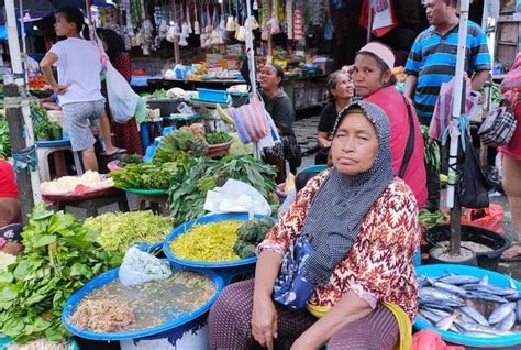 Apabila anda memperoleh ijazah dalam bidang ekonomi anda akan meninggalkan sekolah dengan kemahiran yang akan menjadikan anda sangat berpotensi dalam pelbagai kerjaya, sebagai tambahan kepada yang paling jelas, ahli ekonomi. Dampak Besarnya Penduduk di Benua Asia dalam Bidang ...
