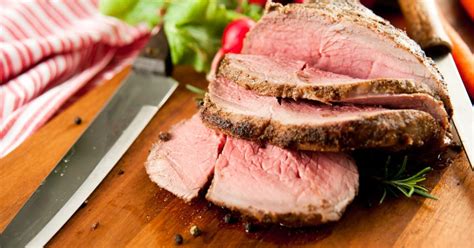 Maionese, pane raffermo, aceto al posto del succo di limone sono i più classici ingredienti insieme a molte altre varianti. Segui la ricetta del roast beef e scopri come ottenere ...