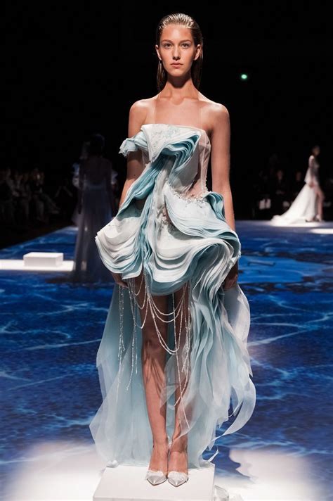 pin by valentina serna on pintura sea inspired fashion couture fashion textiles fashion