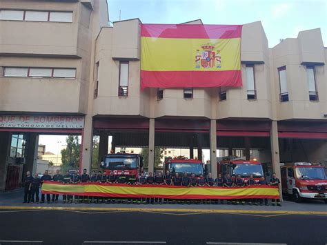 Ver más ideas sobre bomberos, mujer bombero, bombero voluntario. Los Bomberos con España y las FyCSE y Podemos Melilla con ...