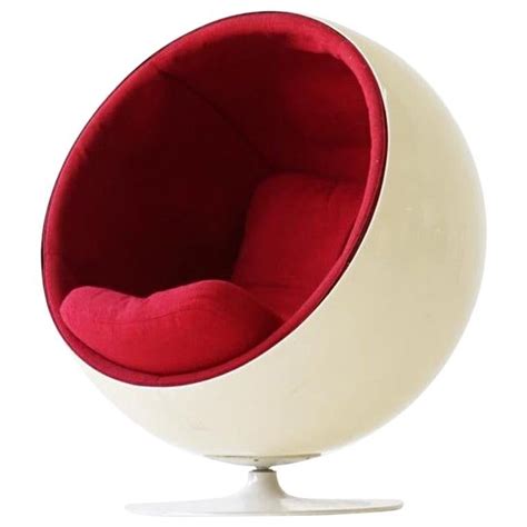 The chair is one of the most famous and beloved classics of finnish design and it was the international breakthrough of eero aarnio. Original Ball Chair by Eero Aarnio Asko | Ball chair ...