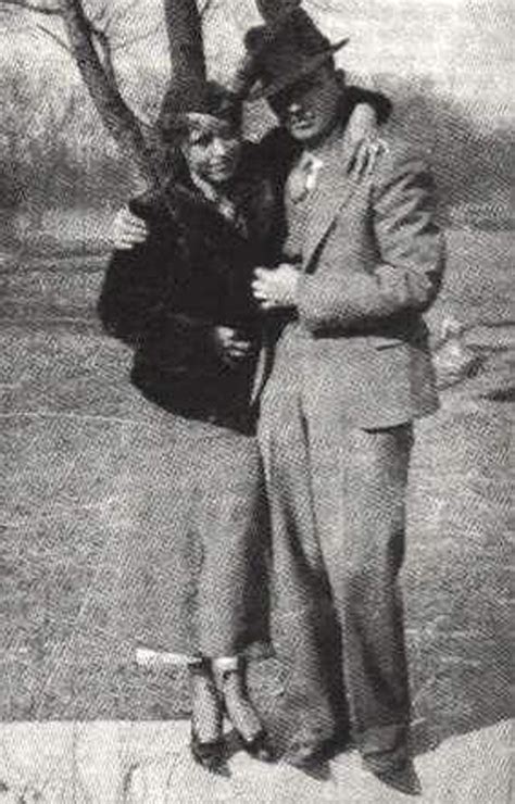 This Pin Shows A Picture Of The Famous Gangster Couple Bonnie And Clyde