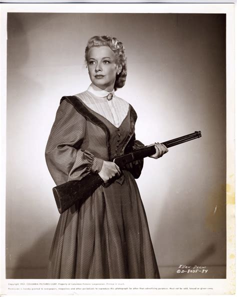30 Interesting Vintage Photographs Of Women Posing With Their Guns