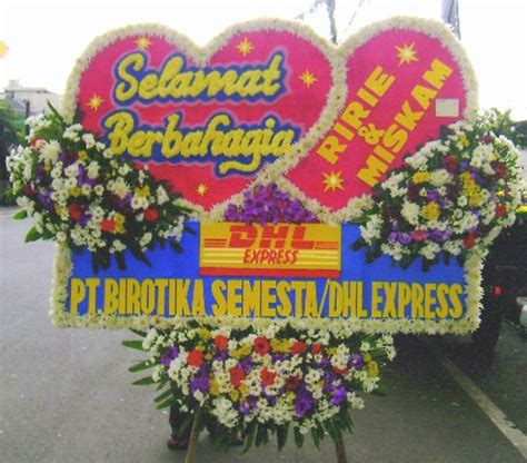 Dahlia Group Toko Bunga Jakarta Timur Bunga Papan Happy Wedding