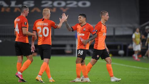 Welcome to the official fc shakhtar donetsk facebook page. «Шахтар» та Parimatch оголошують рекордний збір автографів ...