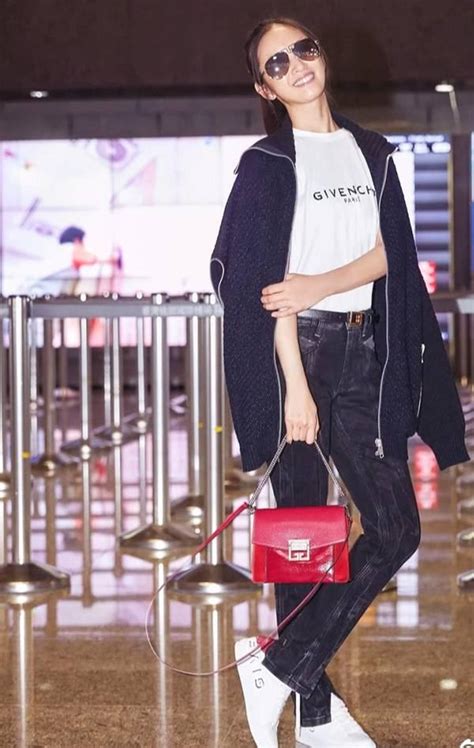 Over the time it has been ranked as high as 182 399 in the world. 36歲林依晨真會穿，一身簡約裝扮似少女 - 每日頭條