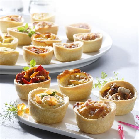 L'apéritif ou apéro donne l'occasion aux convives de patienter en buvant un les origines de l'apéritif sont assez incertaines. Fêtez la journée de la femme et offrez-lui un repas traiteur | Le complice de vos événements ...