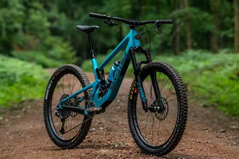 It's called the 2022 hyundai santa cruz, just as we've been expecting. Santa Cruz predstavil vynovený a agresívnejší trailbike ...