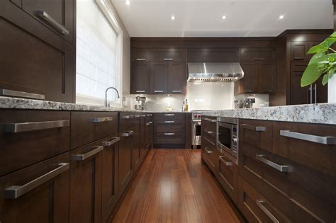 8 Best Hardware Styles For Shaker Cabinets