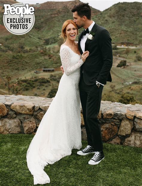 brittany snow is married pitch perfect star weds tyler stanaland in malibu