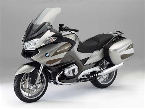 La bmw r ninet est un condensé de toute la passion et l'innovation mises depuis plus de 90 ans dans la construction de motos. BMW R 1200 RT Light magnesium metallic/Magnesium beige ...