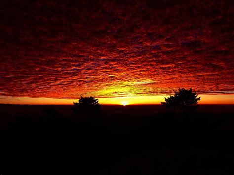 When Sky Is Red Sunrise At Sandakphu 1080x720 Rwallpapers