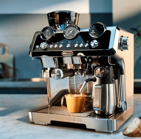 10 Exquisite High End Coffee Makers That Are Like Having Your Own
