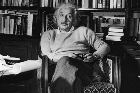 Biography Of Albert Einstein Theoretical Physicist