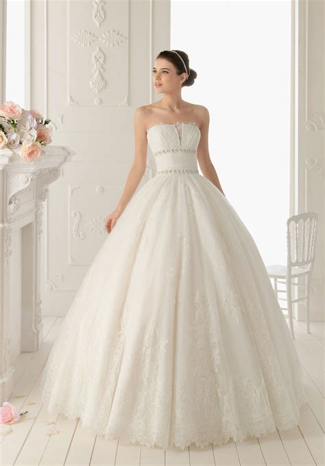 But if you haven't considered a ball gown wedding dress, you will now. Breathtaking! Find your dream wedding dress - LifeStuffs