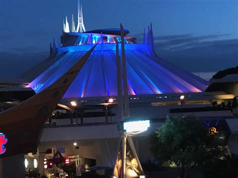 Tomorrowland Skyline Lounge Dining Experience Returning To Disneyland