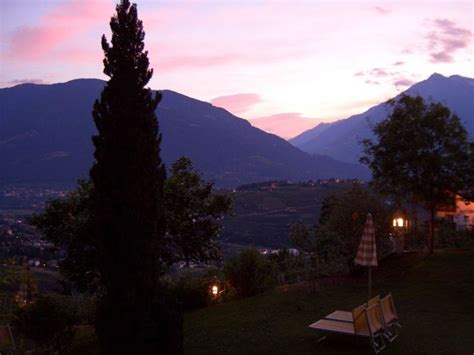 Sicht Von Der Höher Geleg Hotel Lagrein Scena Schenna • Holidaycheck Südtirol Italien