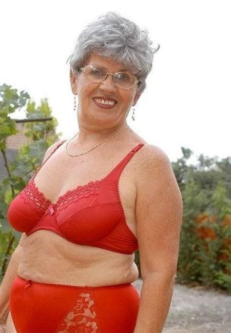 Good Granny And Her Bra With Panties R HotGILFs