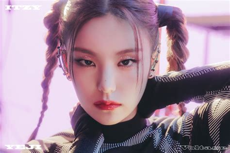 Itzy Voltage Yeji And Lia Teaser Images Ver 2 Kpop