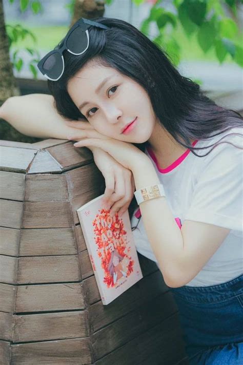 Họ vừa tổ chức lễ ăn hỏi vào sáng 28/3. Hot girl Trâm Anh: Vẻ ngoài xinh đẹp đi kèm đời tư tai tiếng | Lao Động Online | LAODONG.VN ...