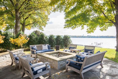 2020 Outdoor Furniture Design Trends For Your Lake Home