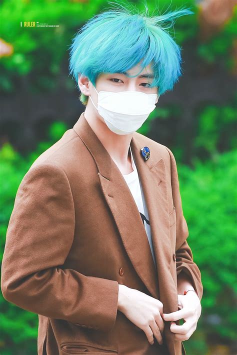 The blue haired boy in the map of the soul: Pin by Han Heegi on Tete blue hair | Kim taehyung ...