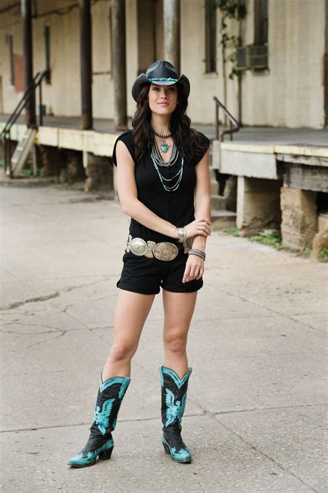 Cowgirl Fashion With Shorts Cowgirl Style Cowgirl Fashion Evolution Of Fashion Western Wear