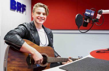 He became a friend of mason gaines, avani gregg, and a few others. Künstlertreff | BRF2 Radio